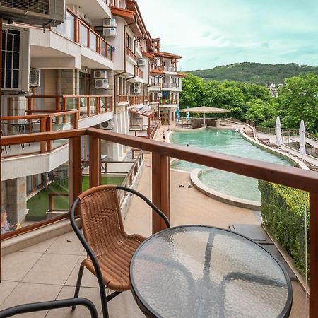 Апартамент За Гости Влади В Комплекс Garden Palace Balchik Exterior foto